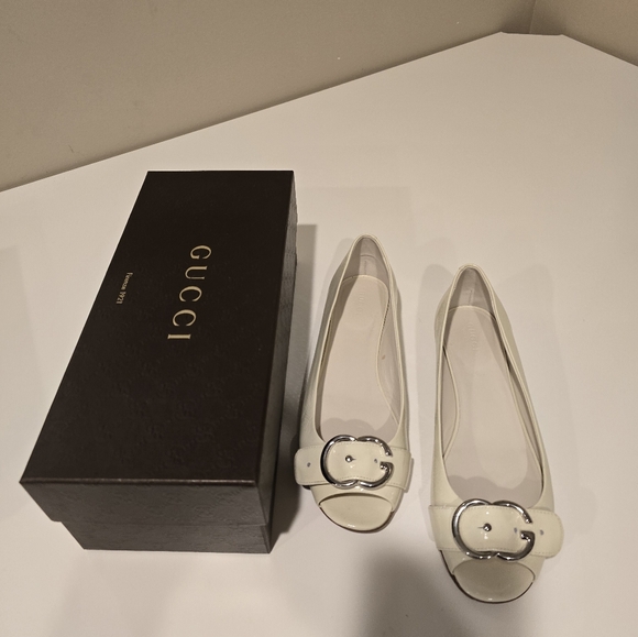 Gucci ivory peep toe flats - Picture 2 of 6